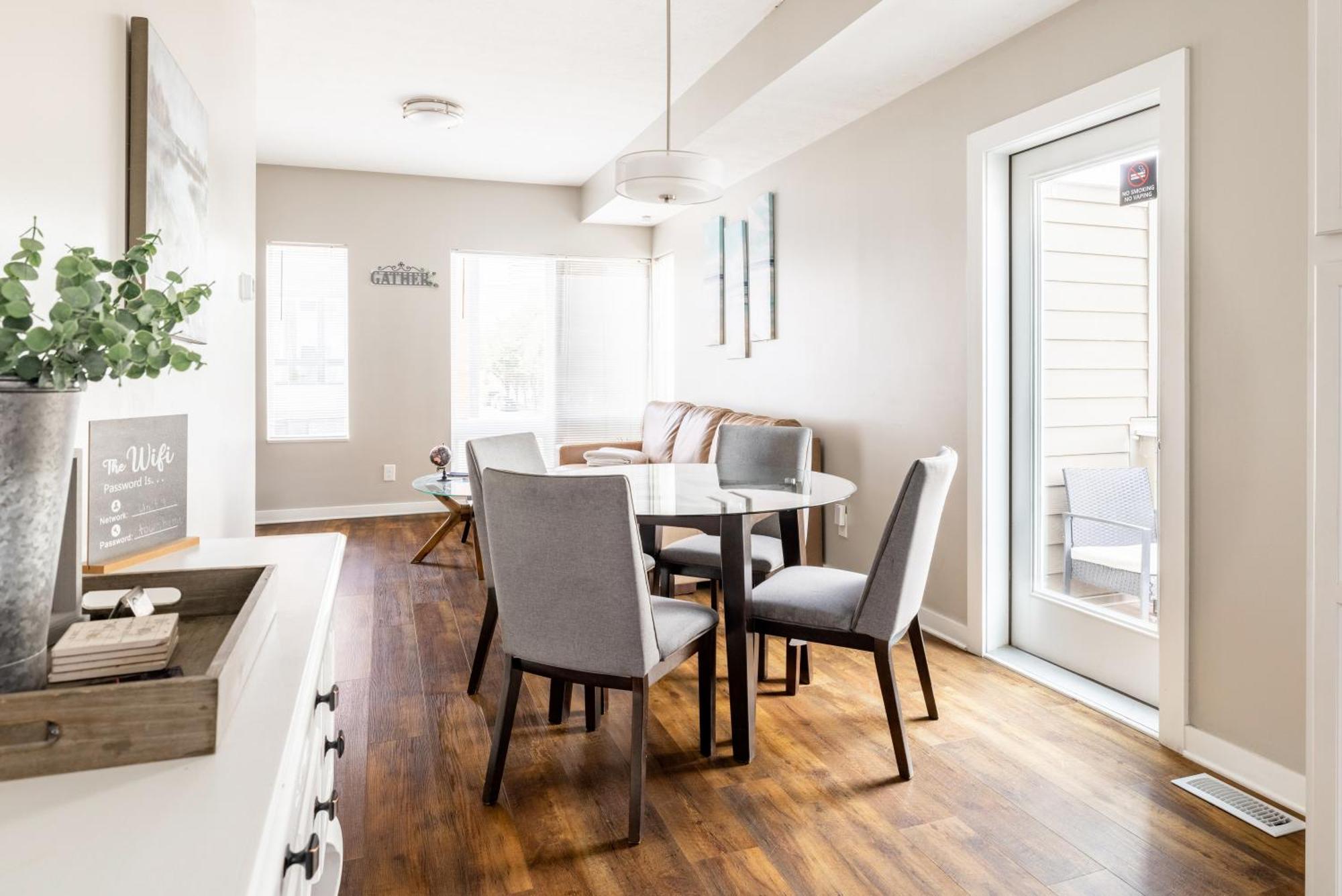 Luxury Downtown Townhome Private Garage Unit 9 Cleveland Buitenkant foto