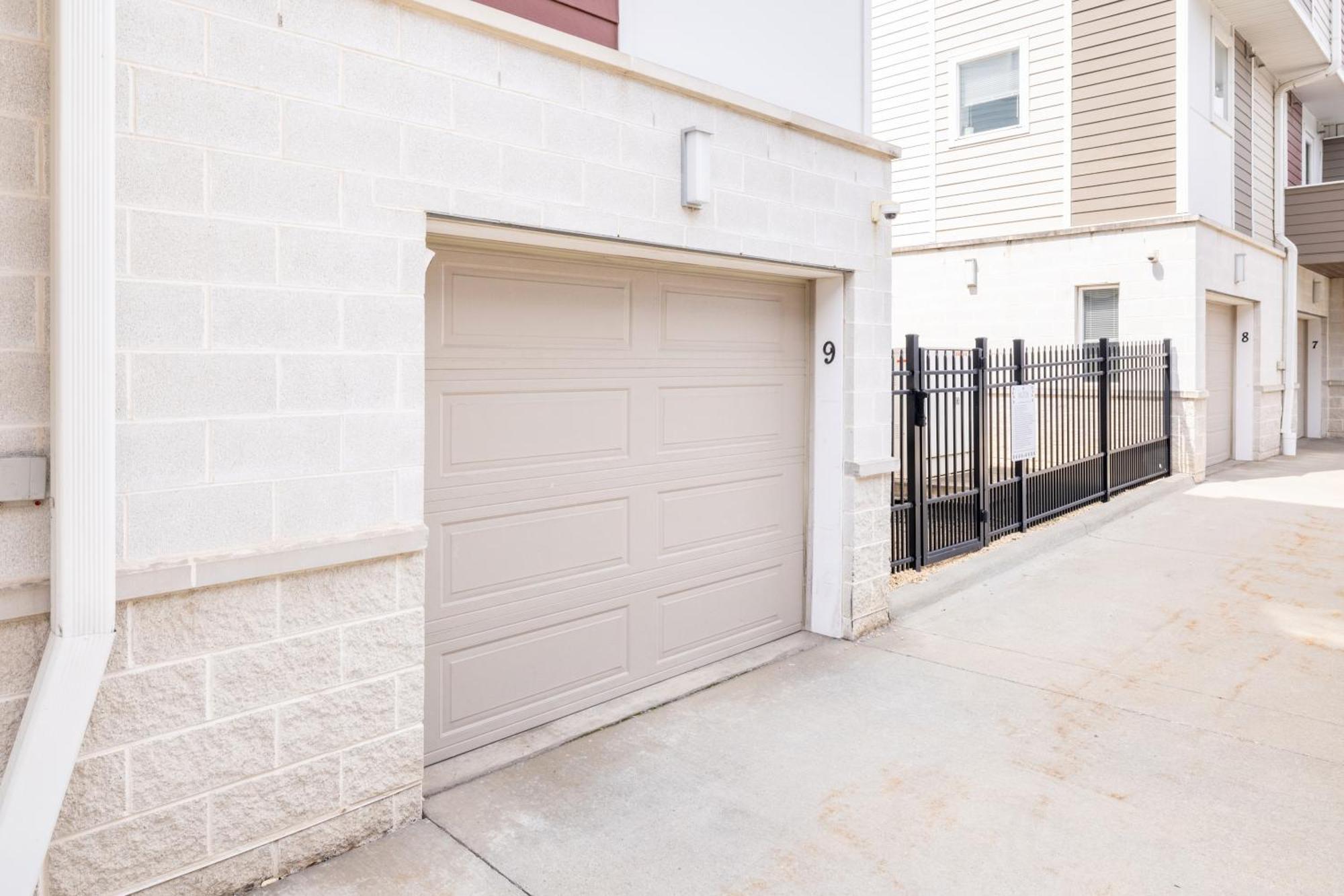 Luxury Downtown Townhome Private Garage Unit 9 Cleveland Buitenkant foto